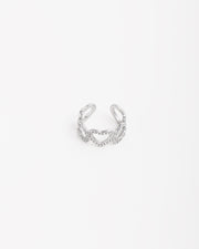 Anello Angelica in acciaio inossidabile color oro . Ha un design a fascia formato da 5 cuori: i tre centrali  hanno una fila di strass mentre i due finali sono lisci. Il verso dei cuori è alternato ed è regolabile sul retro.
